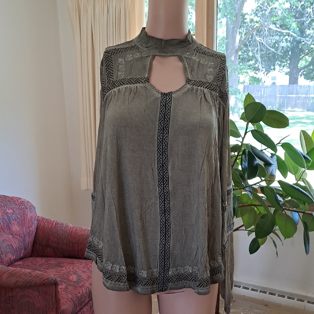 POL Olive Green Women's Top with Keyhole Neckline PTP 22"